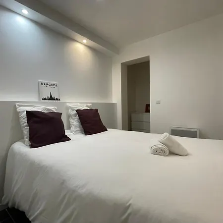 Confort & Style - Parking - Proche Gare Appartement
