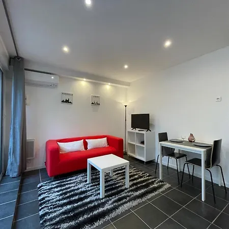 Confort & Style - Parking - Proche Gare Appartement